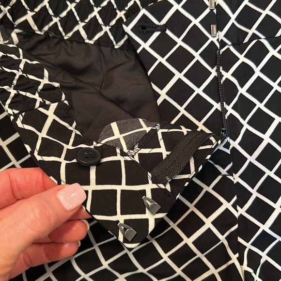 The Limited Easy Short Black White Size 2 - Picture 4 of 9